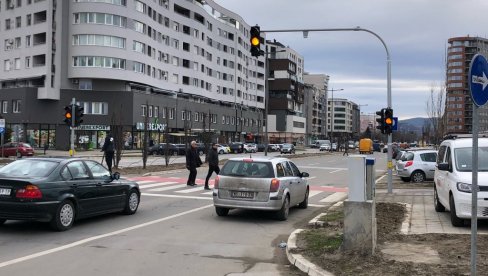 APEL VOZAČIMA U NOVOM SADU: Novi semafor na Bulevaru Evrope