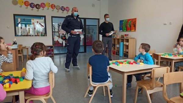 МАЛИШАНИМА ПОДЕЉЕНА ПАЖЉИВКОВА ПРАВИЛА: Акција обреновачке Комисије за безбедност саобраћаја