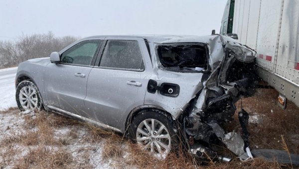 ЗАТВОРЕН АУТО-ПУТ У ИЛИНОИСУ: У ланчаном судару учествовало више од 100 аутомобила (ФОТО/ВИДЕО)