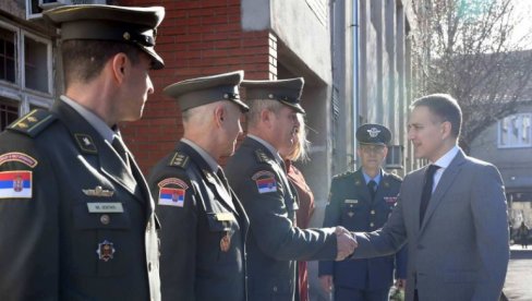 DOBAR ODZIV ZA MARTOVSKU KLASU: Već 670 kandidata za dobrovoljno služenje vojnog roka
