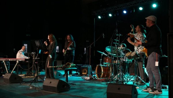 БЕНД ВАСИЛА ХАЏИМАНОВА ОДУШЕВИО ПУБЛИКУ: Музичка редакција КЦНС приредила спектакл у новој Концернтој дворани