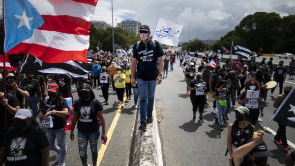 ПОШТЕНЕ ПЛАТЕ САДА: Протести државних службеника у Порторику