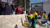 ПРАЗНИК МИМОЗЕ КАО ПРЕ КОРОНЕ: Велики број гостију окупио се у Баошићима у Црној Гори