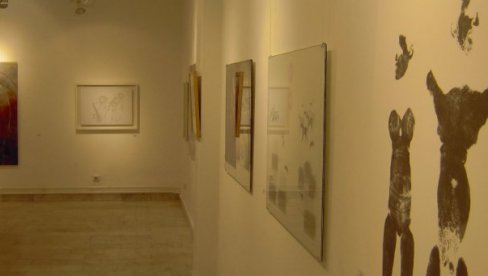 ИЗА СВЕТЛОСТИ ЕКРАНА МОБИЛНОГ ТЕЛЕФОНА: Изложба Un(Natural) у галерији Београд