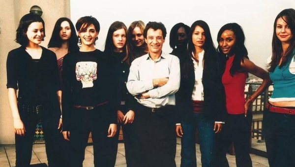 КО УБИЈА ПЕДО-МОМКЕ? Светски џет сет у шоку после још једног чудног самоубиства