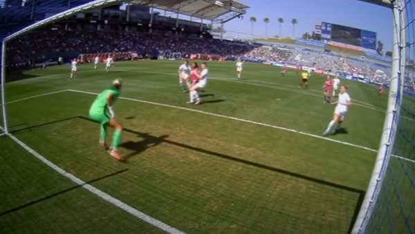 НАЈЛУЂИ ХЕТ-ТРИК СВИХ ВРЕМЕНА! Трипут у своју мрежу за полувреме! (ВИДЕО)