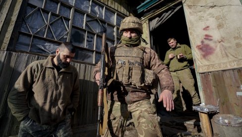 ИСПРАВКА: Украјински националисти нису заробили двадесетак возила ОЕБС-а