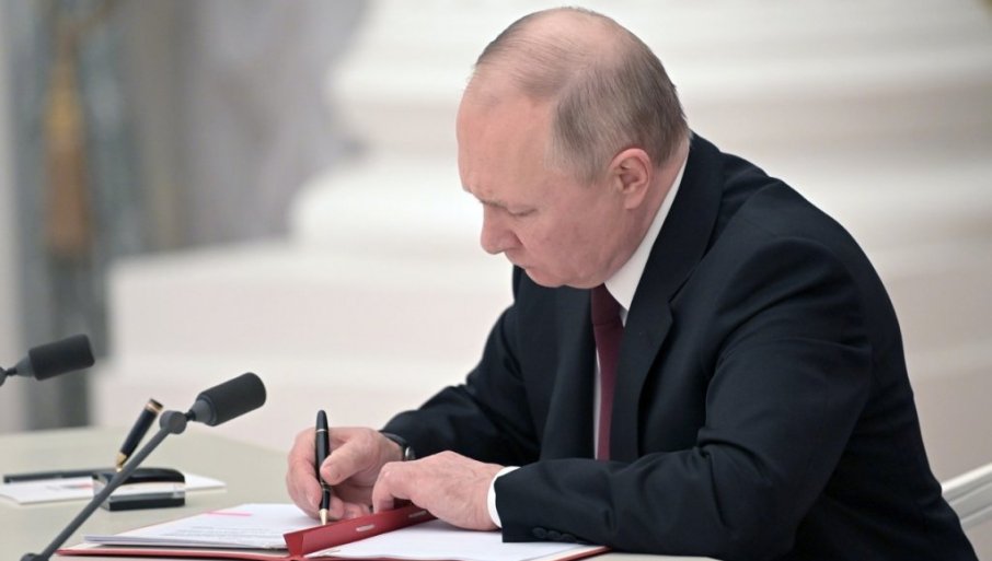 PUTIN POTPISUJE: Sutra paraf na sporazume o ulasku novih teritorija u sastav Rusije