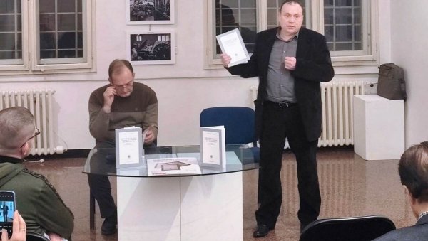 ПРОМОВИСАН ЗБОРНИК СА НАУЧНОГ СКУПА: У Параћину вече посвећено књижевности за децу и младе