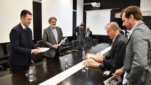 PRONOSE SLAVU GRADA NA IBRU: Gradonačelnik Kraljeva primio nagrađene sugrađane Milana Matijevića i Dejana Aleksića
