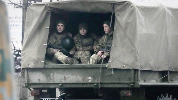 НАЈНОВИЈЕ САОПШТЕЊЕ РУСКОГ МИНИСТАРСТВА ОДБРАНЕ: Украјинска војска масовно напушта своје положаје и оставља оружје