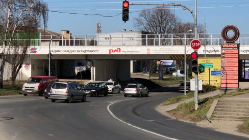 UPOZORENJE ZA VOZAČE U NOVOM SADU: Postavljen novi semafor na vrlo prometnoj raskrsnici