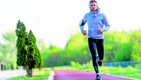 ZDRAVIJI I TELO I MOZAK: Trčanje poboljšava rad srca i krvnih sudova, jača mišiće i kosti, a dovoljno je - 10 minuta dnevno