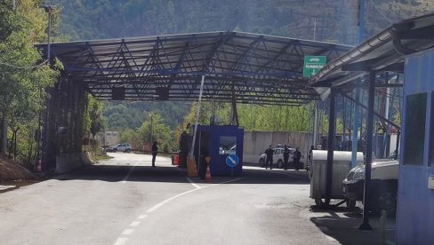 НОВА ОПАСНА ПРОВОКАЦИЈА ПРИШТИНЕ: Косовска полиција поставља нову базу код прелаза Брњак