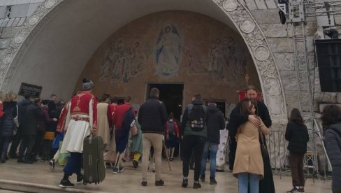 DANAS SVENARODNA LITIJA U CRNOJ GORI: Narod se okuplja na liturgiji u podgoričkom hramu (FOTO/VIDEO)
