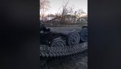 RAZBIJENI UKRAJINCI: Ruska avijacija uništila ukrajinske oklopnjake (VIDEO)