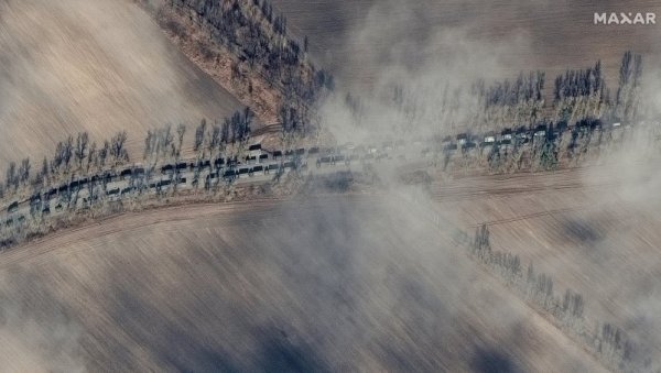 НАЈНОВИЈИ САТЕЛИТСКИ СНИМЦИ РУСКОГ НАПРЕДОВАЊА: Путинови тенкови на 65 км од Кијева