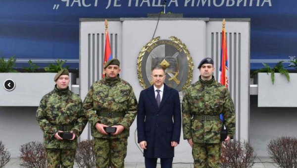 СТЕФАНОВИЋ НА ПРОМОЦИЈИ РЕЗЕРВНИХ ОФИЦИРА: Тражим од вас да никад не заборавите речи које сте изговорили