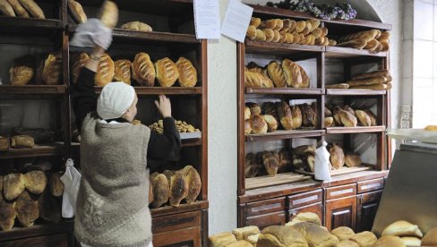 ПОЗИВ ПЕКАРИМА: Министарство позвало произвођаче хлеба да конкуришу за брашно из робних резерви