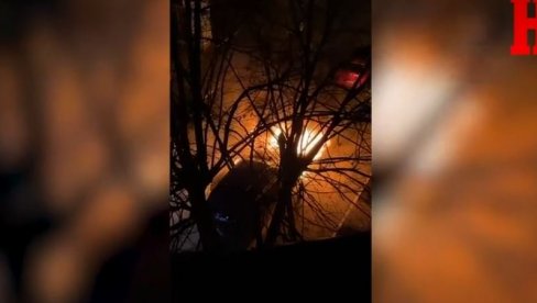 IZGOREO DŽIP BEOGRADSKIH TABLICA: Požar u centru Kraljeva (VIDEO)