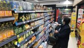 NOVOSTI NA LICU MESTA - NEMA PANIKE U ČAČKU: U trgovinama uobičajena potražnja za osnovnim životnim namirnicama