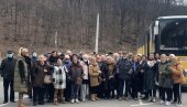 SENIORI U MANASTIRU TUMANE: Opština Voždovac ispratila penzionere na izlet