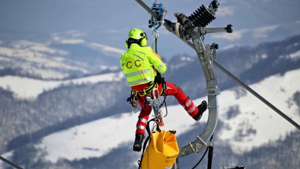 ЗАЈЕДНИЧКА ВЕЖБА ЈЕДИНИЦА МУП-А И ГСС НА КОПАОНИКУ: Брига и помоћ суграђанима који се нађу у невољи обавеза је и дужност свих нас