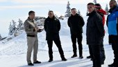 ЗАЈЕДНИЧКА ВЕЖБА НА КОПАОНИКУ: Јединице МУП и ГСС показали спремност и способност за спасавање људи у зимским условима