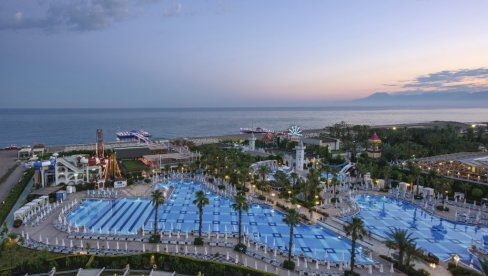 AKO VAM JE POTREBNA PREPORUKA ZA LETOVANJE: Hotel u Antaliji, izuzetne usluge i sa brojnim sadržajima za porodice