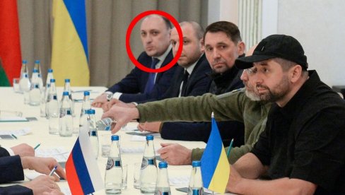 ОСУМЊИЧЕН ЗА ИЗДАЈУ: Украјинци ликвидирали члана своје делегације са преговора са Русијом (УЗНЕМИРУЈУЋИ ФОТО)