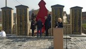 OTKRIVEN SPOMENIK POSLE OSAM DECENIJA: U znak sećanja na 450 žrtava iz sela Cikote (FOTO/VIDEO)