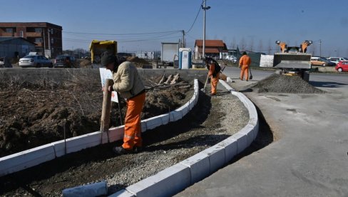 NOVA AUTOBUSKA STAJALIŠTA: Gradska opština Surčin angažovala ekipe putara tokom prvih martovski dana