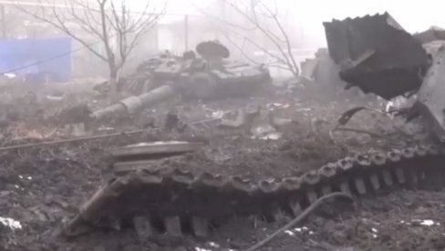 ПОГЛЕДАЈТЕ - РУСКИ ЛАНЦЕТ НЕ “ПРАШТА”: Украјински тенк Т-64БВ постао старо гвожђе (ВИДЕО)