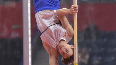 КОМЕНТАТОРИ ВРИШТАЛИ У НЕВЕРИЦИ! Арманд Дуплантис 14. пут оборио светски рекорд у скоку с мотком! (ВИДЕО)