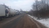 NAŠI VOZAČI SKORO KAO TAOCI: Petorica srpskih kamiondžija i dalje zarobljeno u Ukrajini, a danima se čeka i na prelazu iz Rusije u Litvaniju