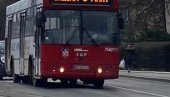 PRELEPA SCENA U BEOGRADU: Pogledajte divnu poruku na autobusu (FOTO)