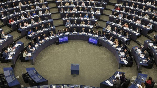 ПРЕТЕ ДОДИКУ И УДАРАЈУ НА РС: У Европском парламенту поново отворена расправа о порасту сецесионизма у БиХ