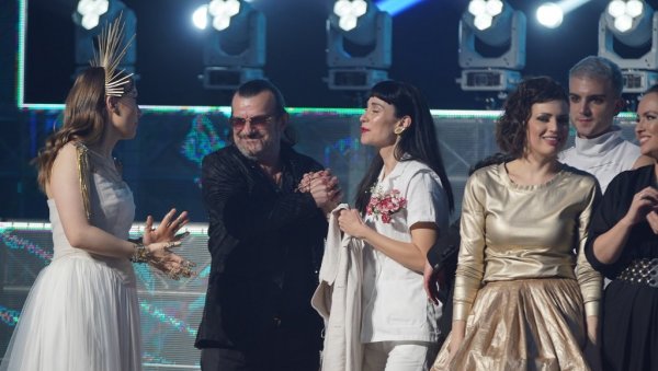 УКРАДЕНО НАЈМАЊЕ 100.000 ГЛАСОВА! Аца Лукас тужи Драгана Бујошевића, Ољу Ковачевић и жири из финала избора Песма за Евровизију