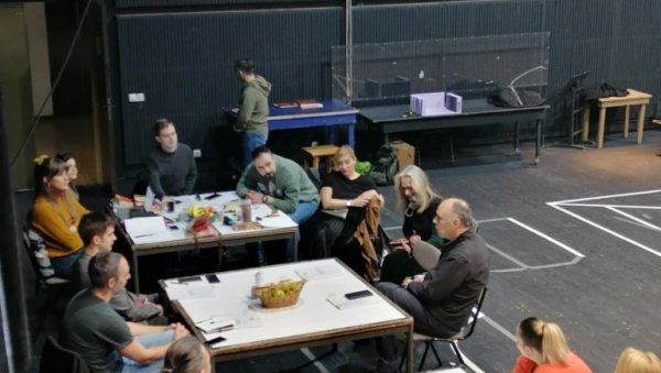 ПОЧЕЛЕ ПРОБЕ  УСПАВАНКЕ ЗА АЛЕКСИЈУ РАЈЧИЋ: Нова представа на сцени националног театра