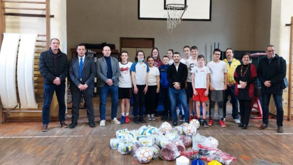 СПОРТСКИ САВЕЗ У НОВОМ БЕЧЕЈУ: Реновирана хала, поклоњени нови реквизити