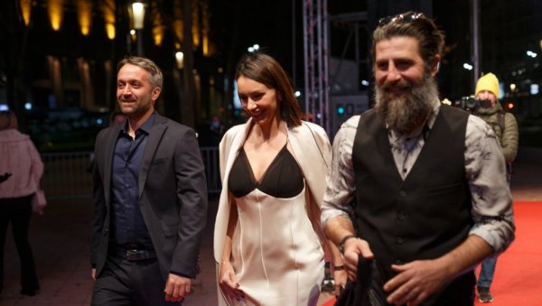 „БИЛО ЈЕДНОМ У СРБИЈИ”: Бајка у три чина о једном граду, љубави и прогресу