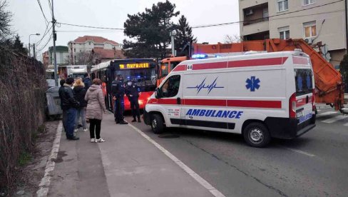ČETIRI SAOBRAĆAJNE NESREĆE U BEOGRADU: Ima povređenih, zbrinuti u KBC Zemun i u Urgentni centar