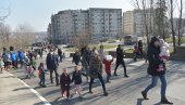 ŠETNJOM DO ŠKOLE I VRTIĆA: Protest dela stanovnika naselja Stepa koji žele da budu u nadležnosti grada