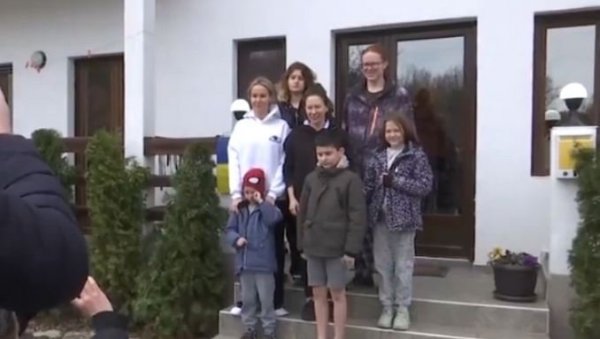 ОТВОРИЛИ ИМ СРЦЕ И ВРАТА ДОМА: Руска породица из Шумадије збринула украјинске избеглице