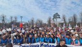 PREDSEDNIK STIŽE U ČURUG: Vučić će se obratiti okupljenim građanima (FOTO)