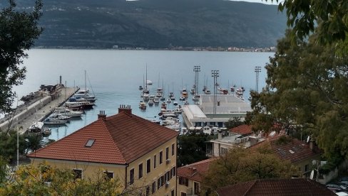 ŠKVER BEZ VEZOVA I STATUSA: Neizvesna nautička sezona u Hercegnovskoj gradskoj luci