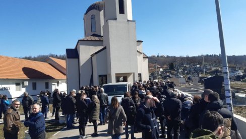 NA LICU SI NOSIO OŽILJKE, ALI... Uz potresan govor sveštenika sahranjen Partizanov defanzivac Dragoljub Jeremić (FOTO)