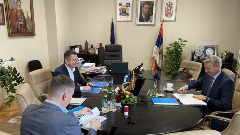 BIOMASA UMESTO MAZUTA: U Gornjem Milanovcu potpisan  ugovor o javno-privatnom partnerstvu za jeftinije i čistije grejanje