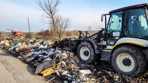 UKLONJENA DIVLJA DEPONIJA U JABUČKOM RITU: Radnici JKP Gradska čistoća očistili 80 kubika đubreta
