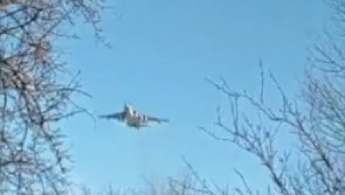 DVA JURIŠNA AVIONA SU-25: Snimak preletanja iznad Donjecka